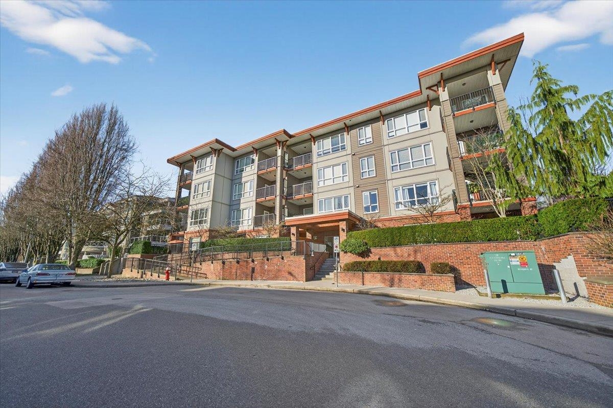 Mudroom Photo of 102 2473 Atkins Avenue, Port Coquitlam, BC