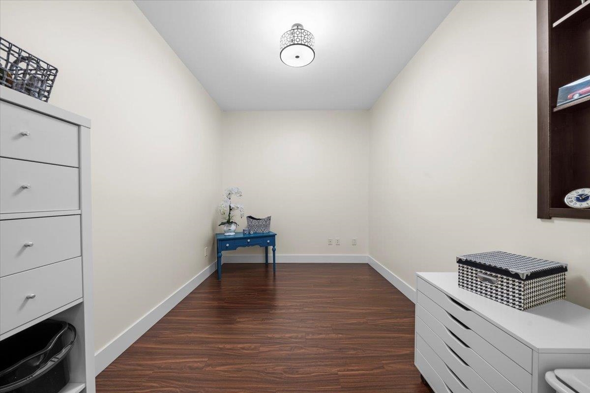 Office / Den Photo of 102 2473 Atkins Avenue, Port Coquitlam, BC