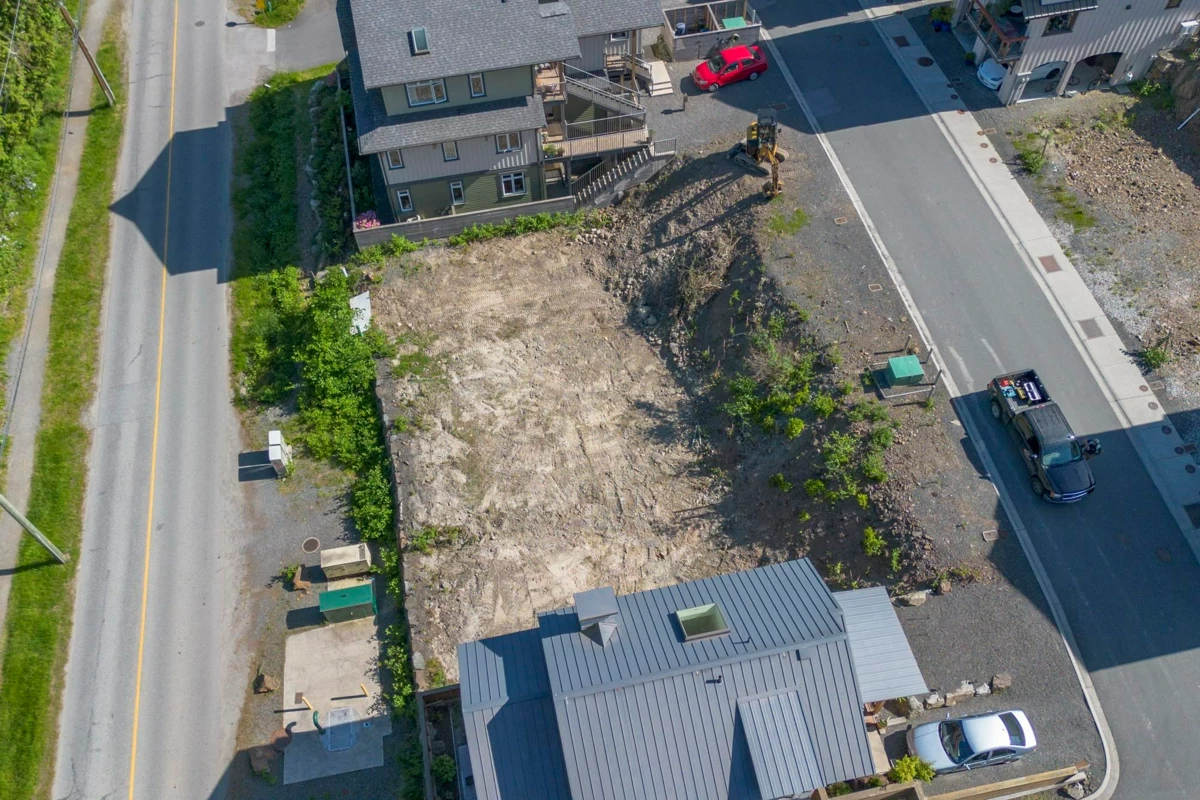 Entry Foyer Photo of 1080 Foxglove Lane, Bowen Island, BC