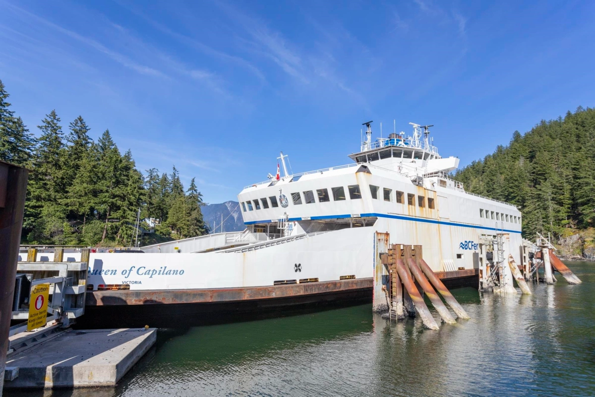 Outdoor Deck Photo of 1080 Foxglove Lane, Bowen Island, BC