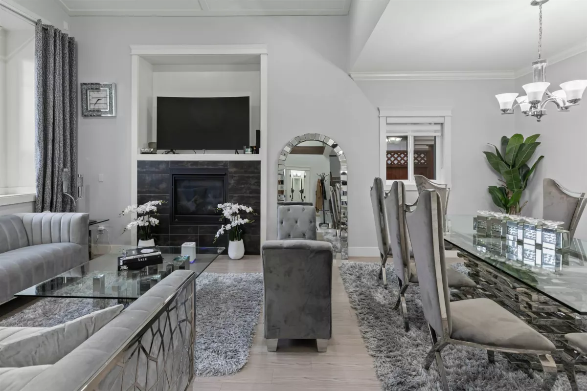 Dining Area Photo of 3167 Engineer Crescent, Abbotsford, BC