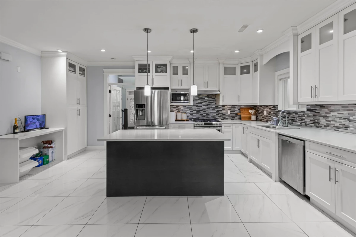 Walk-In Closet Photo of 3167 Engineer Crescent, Abbotsford, BC