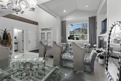 Kitchen Island Photo of 3167 Engineer Crescent, Abbotsford, BC