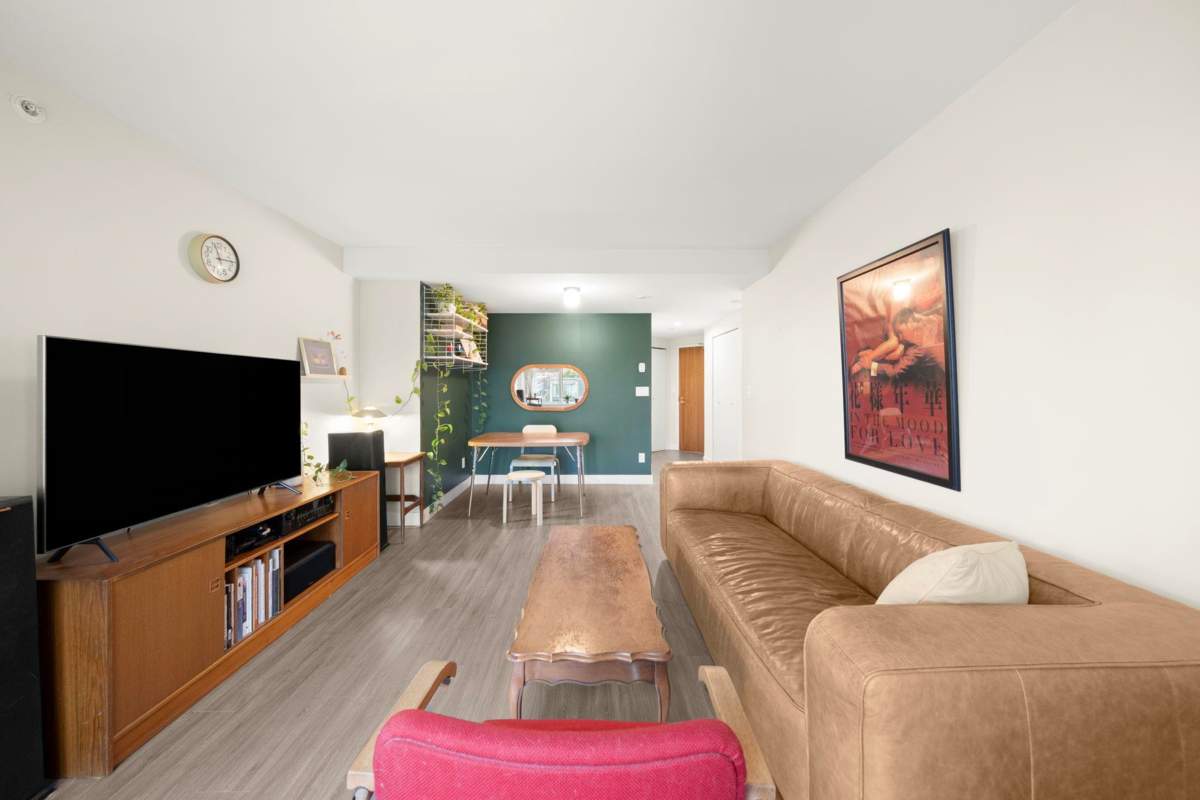 Dining Area Photo of 1002 1323 Homer Street, Vancouver, BC