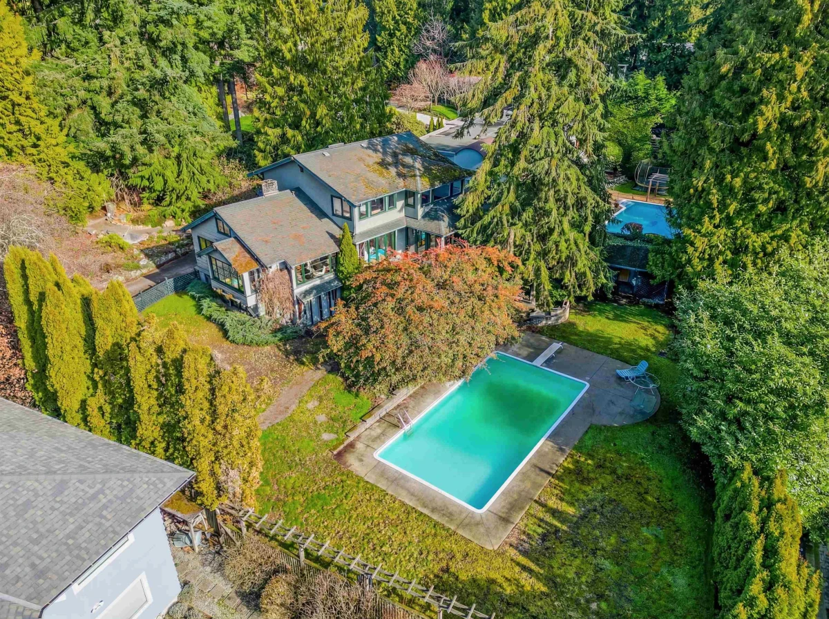 Outdoor Patio Photo of 1650 Palmerston Avenue, West Vancouver, BC