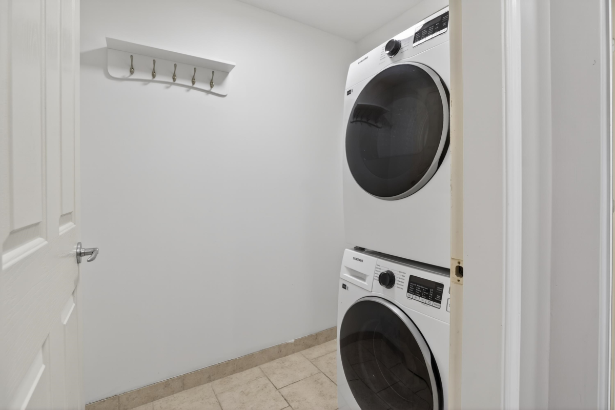 Basement Recreation Room Photo of 103 108 W Esplanade, North Vancouver, BC