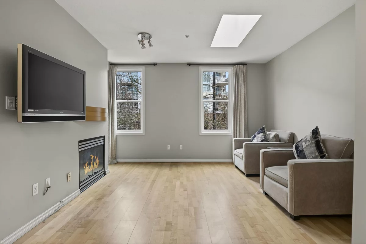 Primary Bedroom Photo of 103 108 W Esplanade, North Vancouver, BC