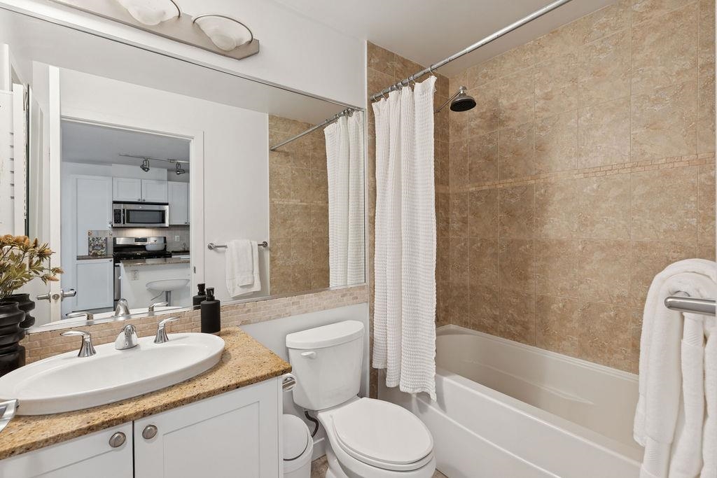 Loft / Bonus Room Photo of 306 2636 E Hastings Street, Vancouver, BC