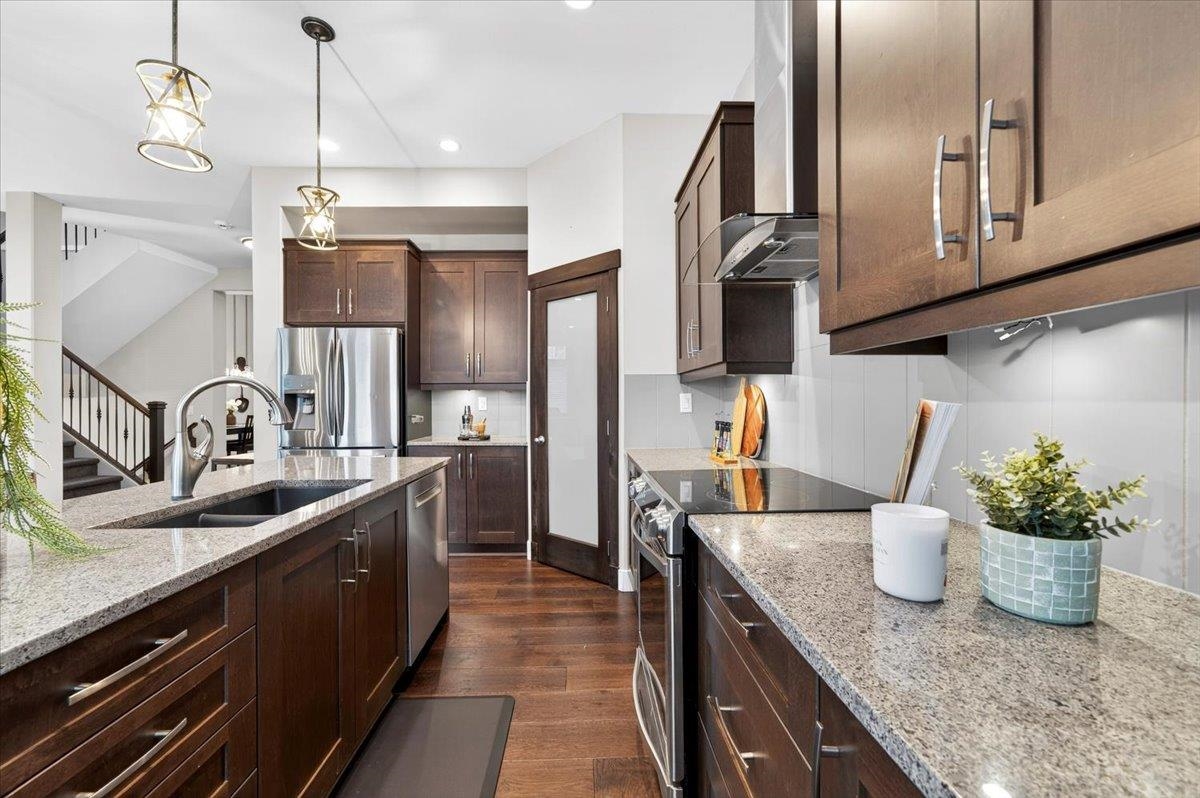 Dining Area Photo of 2879 160a Street, Surrey, BC