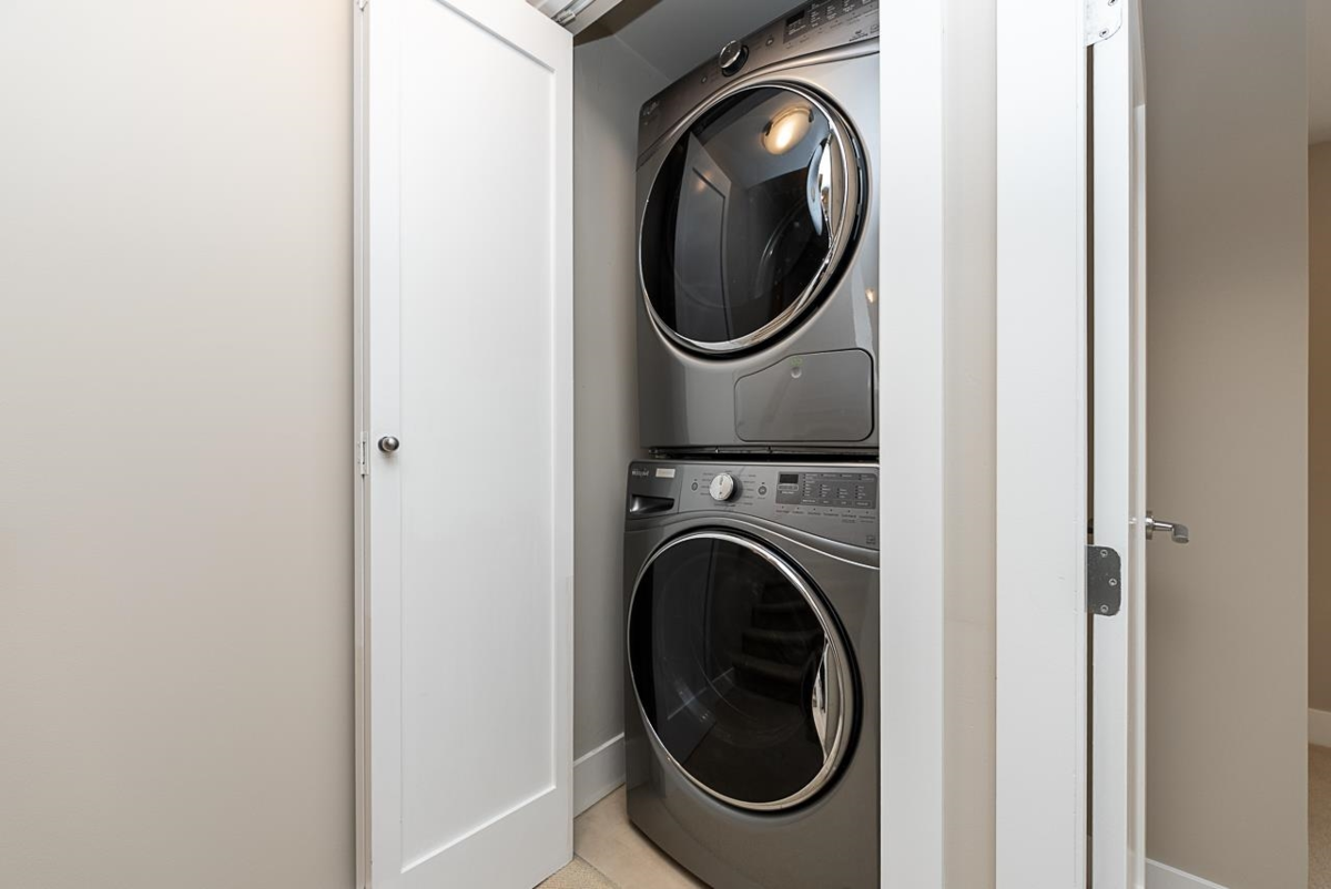 Basement Recreation Room Photo of 966 W 43rd Avenue, Vancouver, BC