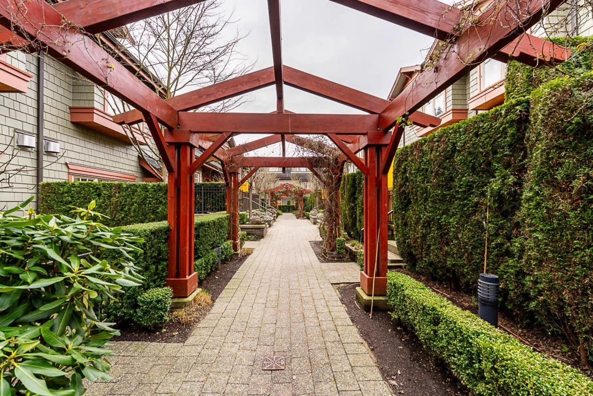 Hallway Photo of 966 W 43rd Avenue, Vancouver, BC
