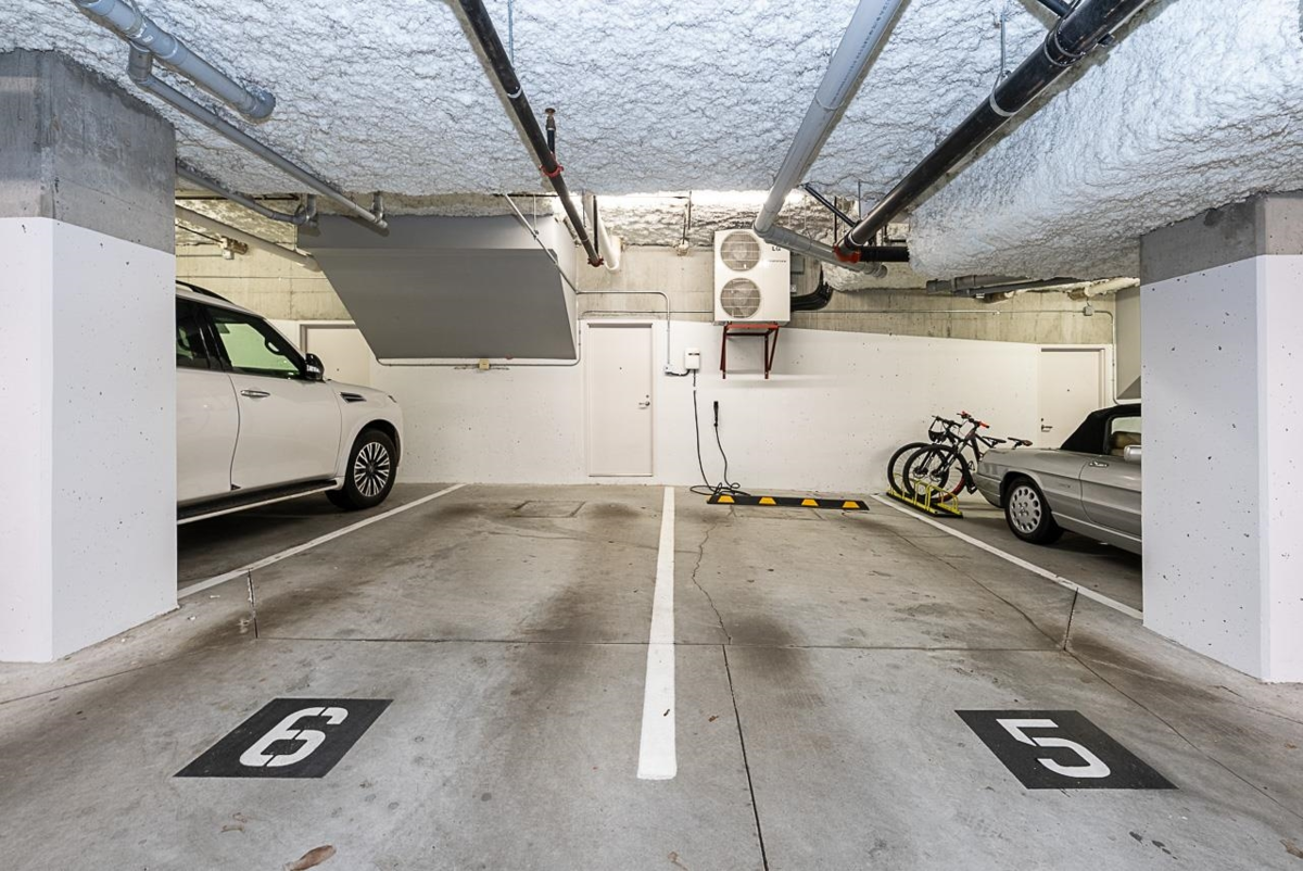 Laundry Room Photo of 966 W 43rd Avenue, Vancouver, BC