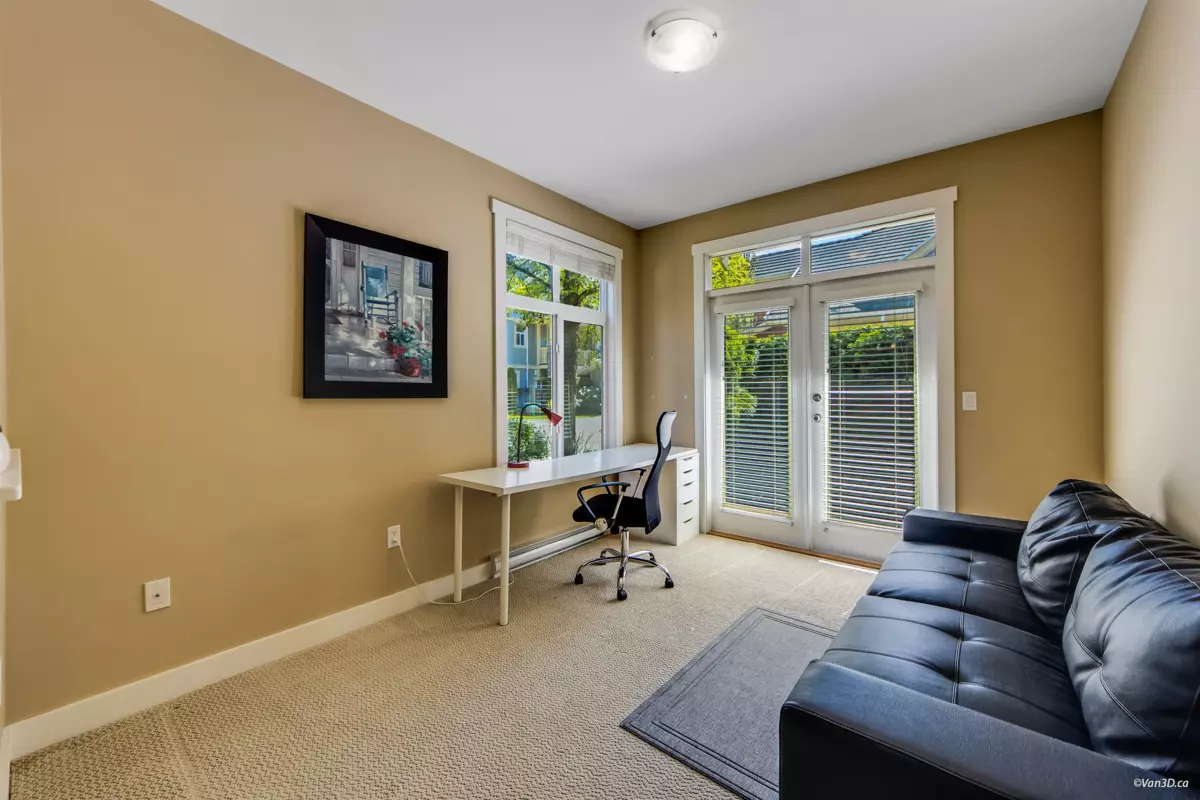 Primary Bathroom Photo of 7 15255 36 Avenue, Surrey, BC