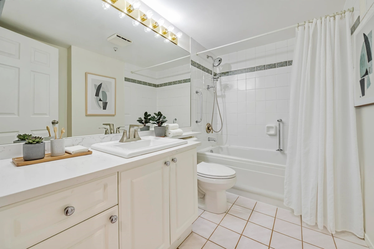 Breakfast Nook Photo of 205 5518 14th Avenue, Delta, BC