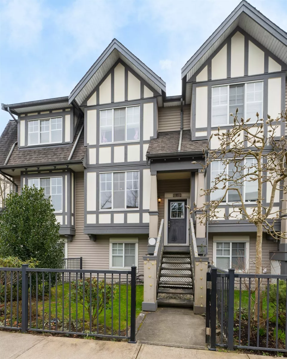 Living Room Photo of 15 7331 Heather Street, Richmond, BC