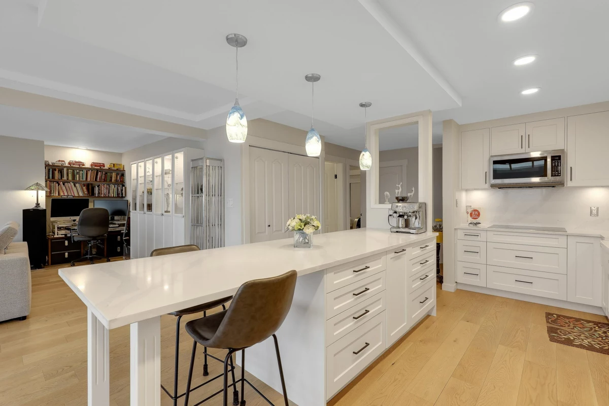 Bedroom 3 Photo of 204 15165 Marine Drive, White Rock, BC