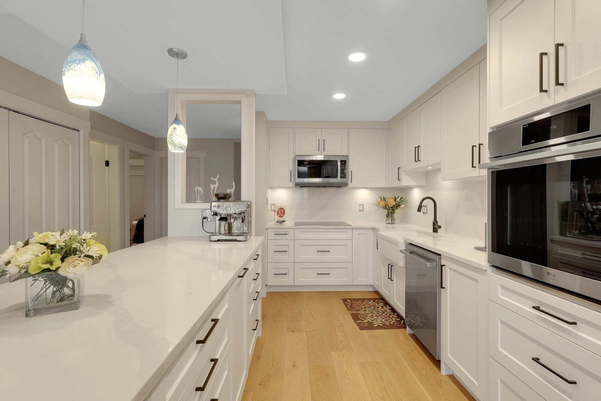 Bedroom 4 Photo of 204 15165 Marine Drive, White Rock, BC