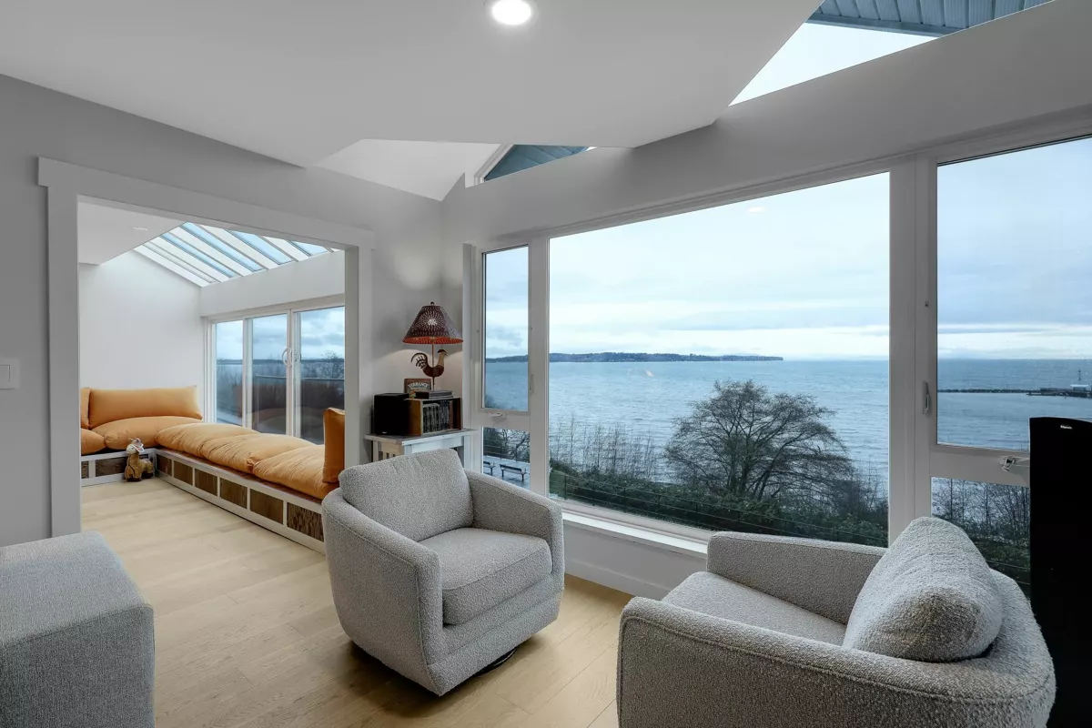 Exterior Rear Photo of 204 15165 Marine Drive, White Rock, BC