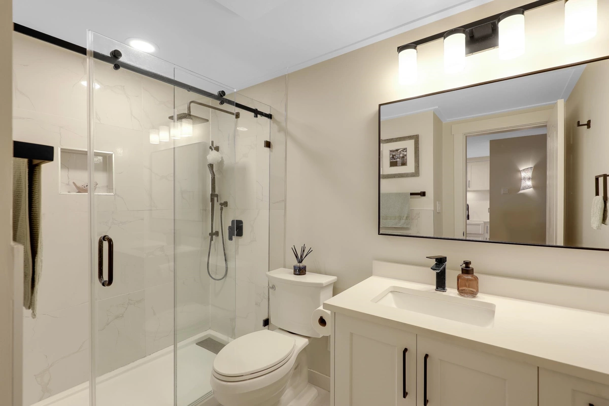 Garage Interior Photo of 204 15165 Marine Drive, White Rock, BC