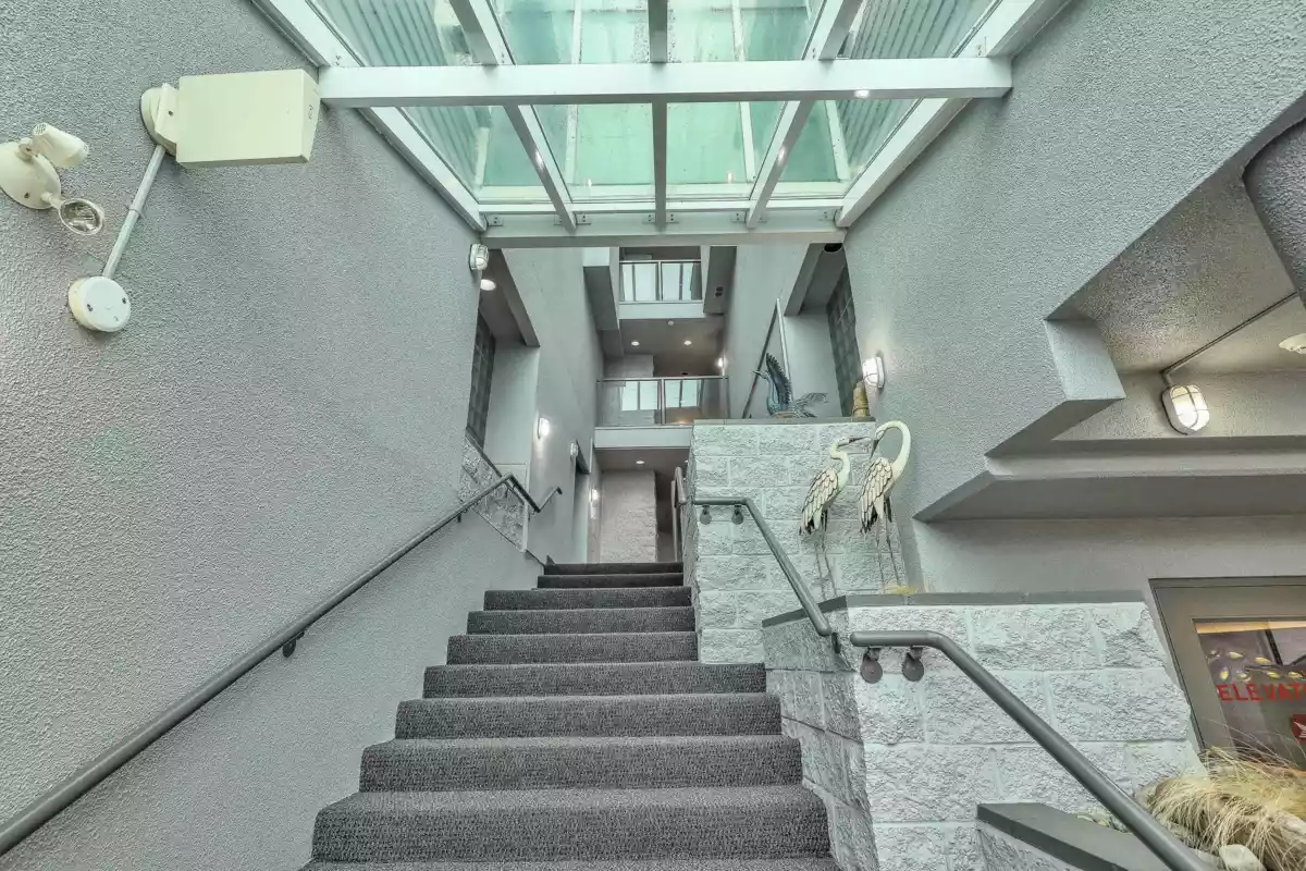 Hot Tub / Spa Photo of 204 15165 Marine Drive, White Rock, BC