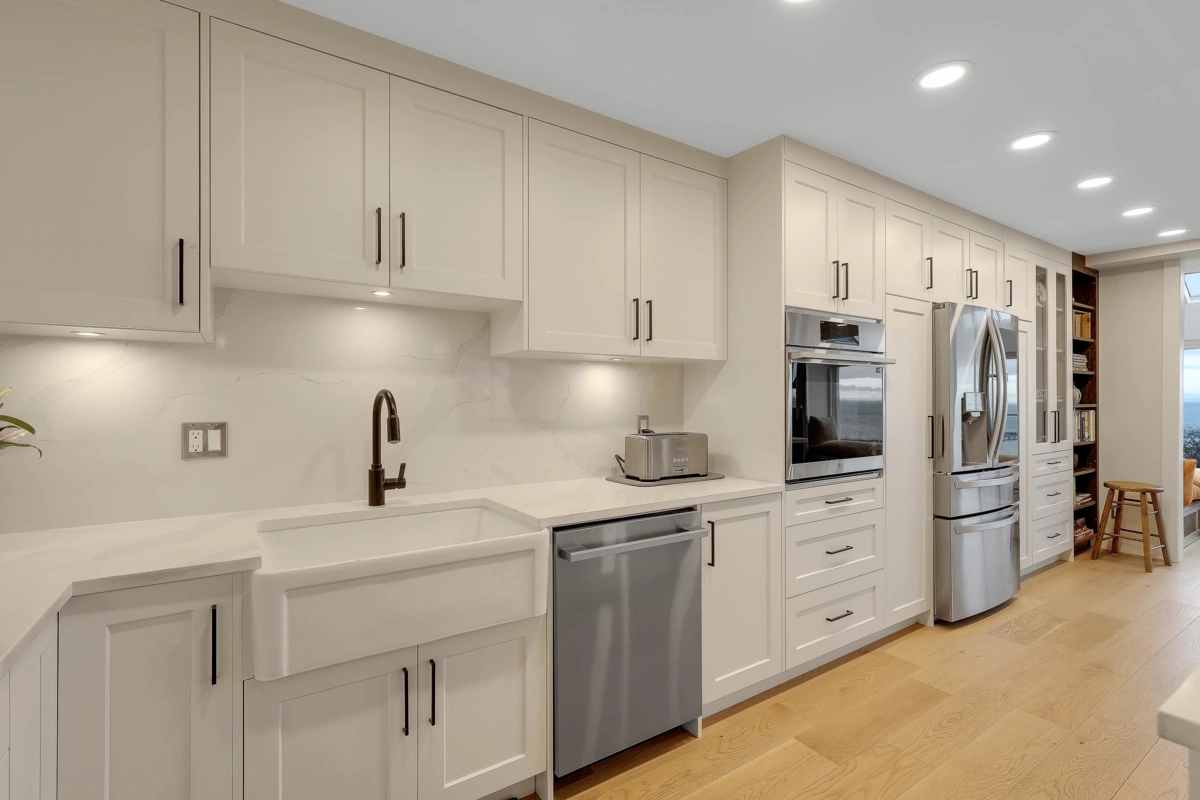 Powder Room Photo of 204 15165 Marine Drive, White Rock, BC