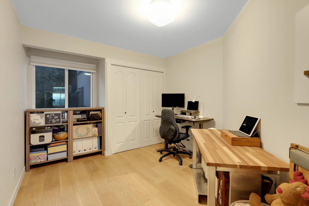 Staircase Photo of 204 15165 Marine Drive, White Rock, BC