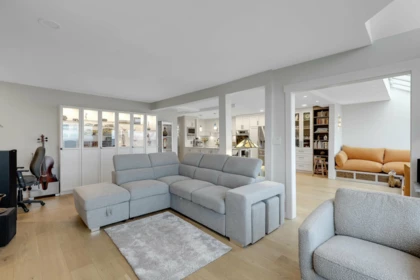 Loft / Bonus Room Photo of 204 15165 Marine Drive, White Rock, BC