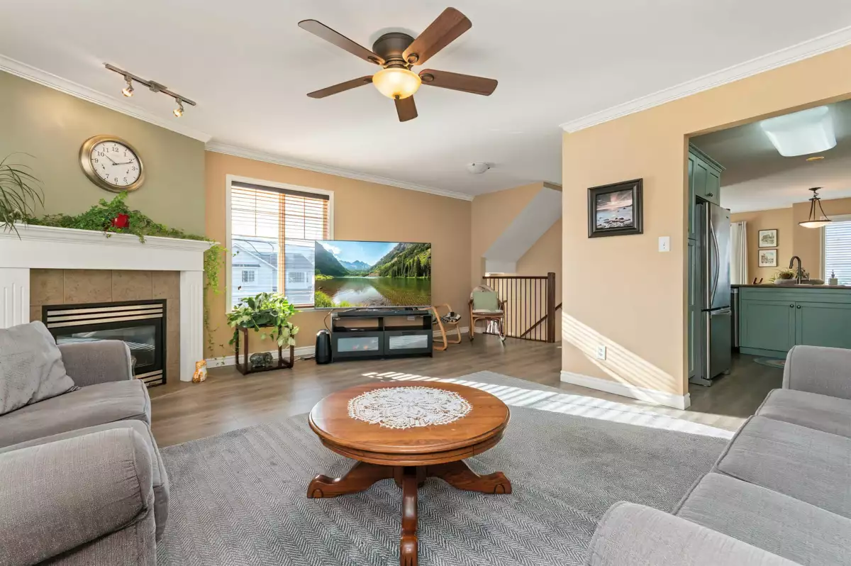 Breakfast Nook Photo of 1 46321 Cessna Drive, Chilliwack, BC