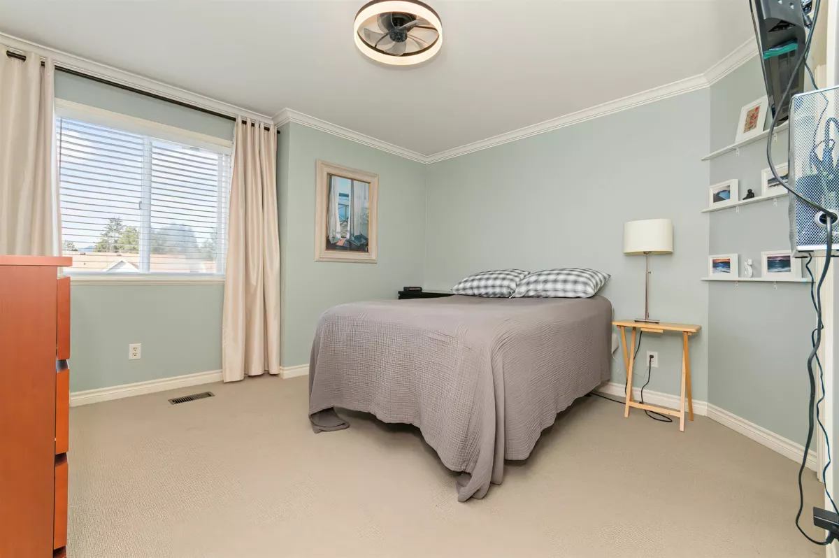 Entry Foyer Photo of 1 46321 Cessna Drive, Chilliwack, BC