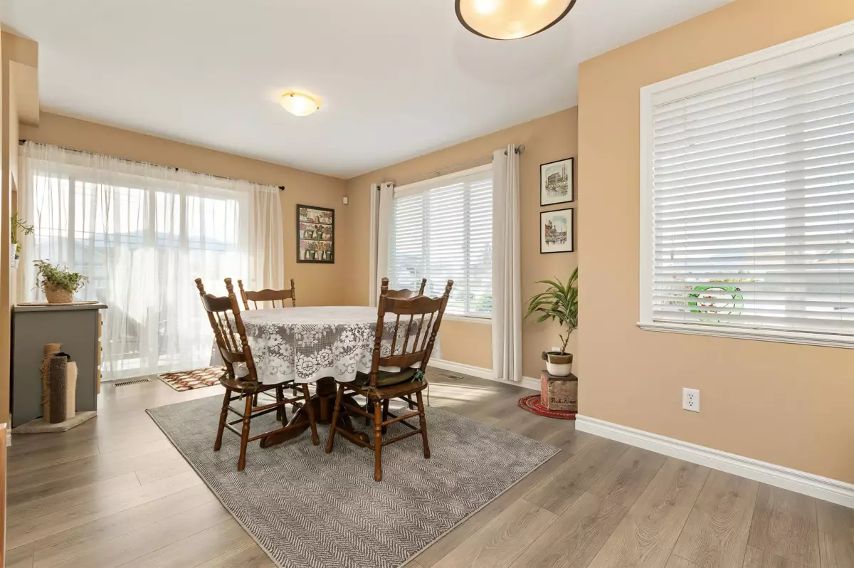 Walk-In Closet Photo of 1 46321 Cessna Drive, Chilliwack, BC