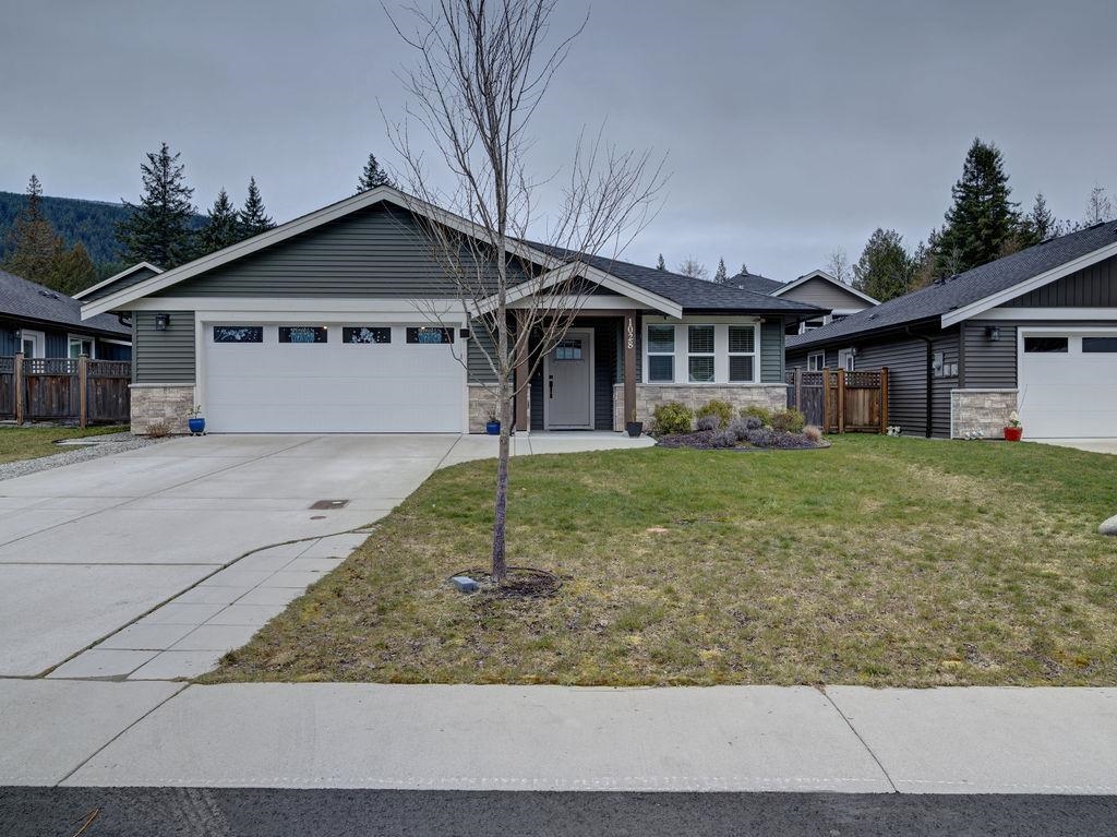 Backyard Photo of 1028 Celia Crescent, Gibsons, BC