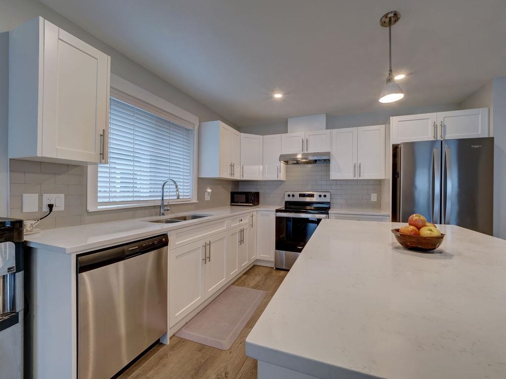 Kitchen Island Photo of 1028 Celia Crescent, Gibsons, BC