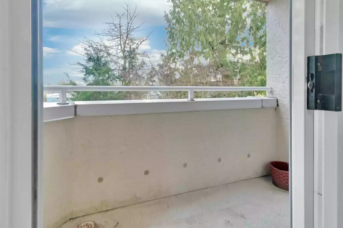 Breakfast Nook Photo of 314 7151 121 Street, Surrey, BC