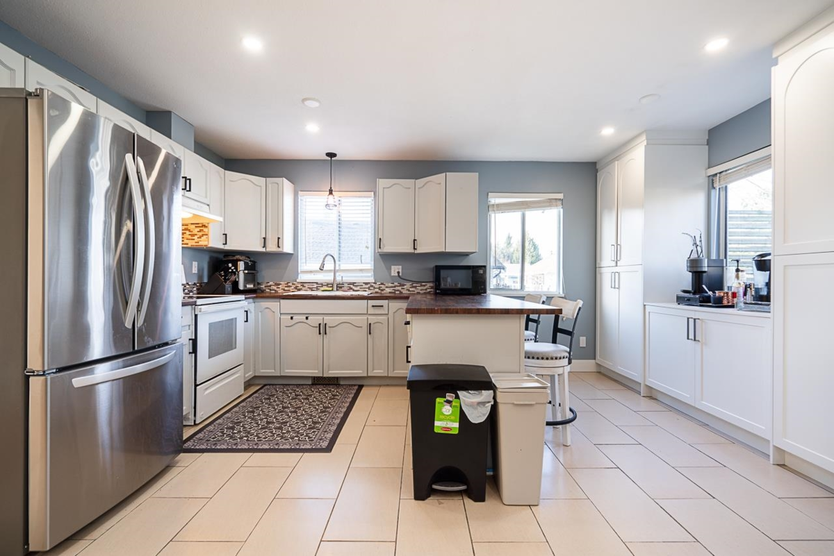 Guest Bathroom Photo of 8455 Cade Barr Street, Mission, BC