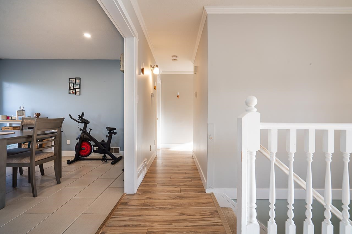 Kitchen Island Photo of 8455 Cade Barr Street, Mission, BC