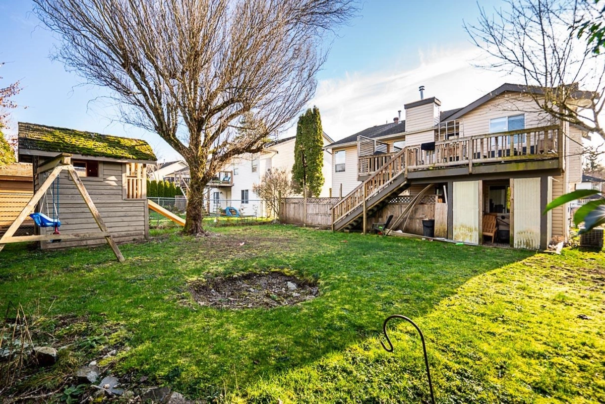 Outdoor Kitchen Photo of 8455 Cade Barr Street, Mission, BC