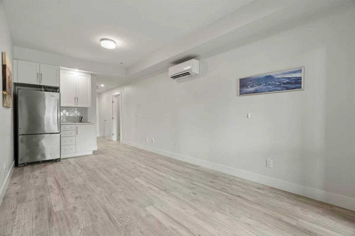 Hallway Photo of 103 2565 Ware Street, Abbotsford, BC