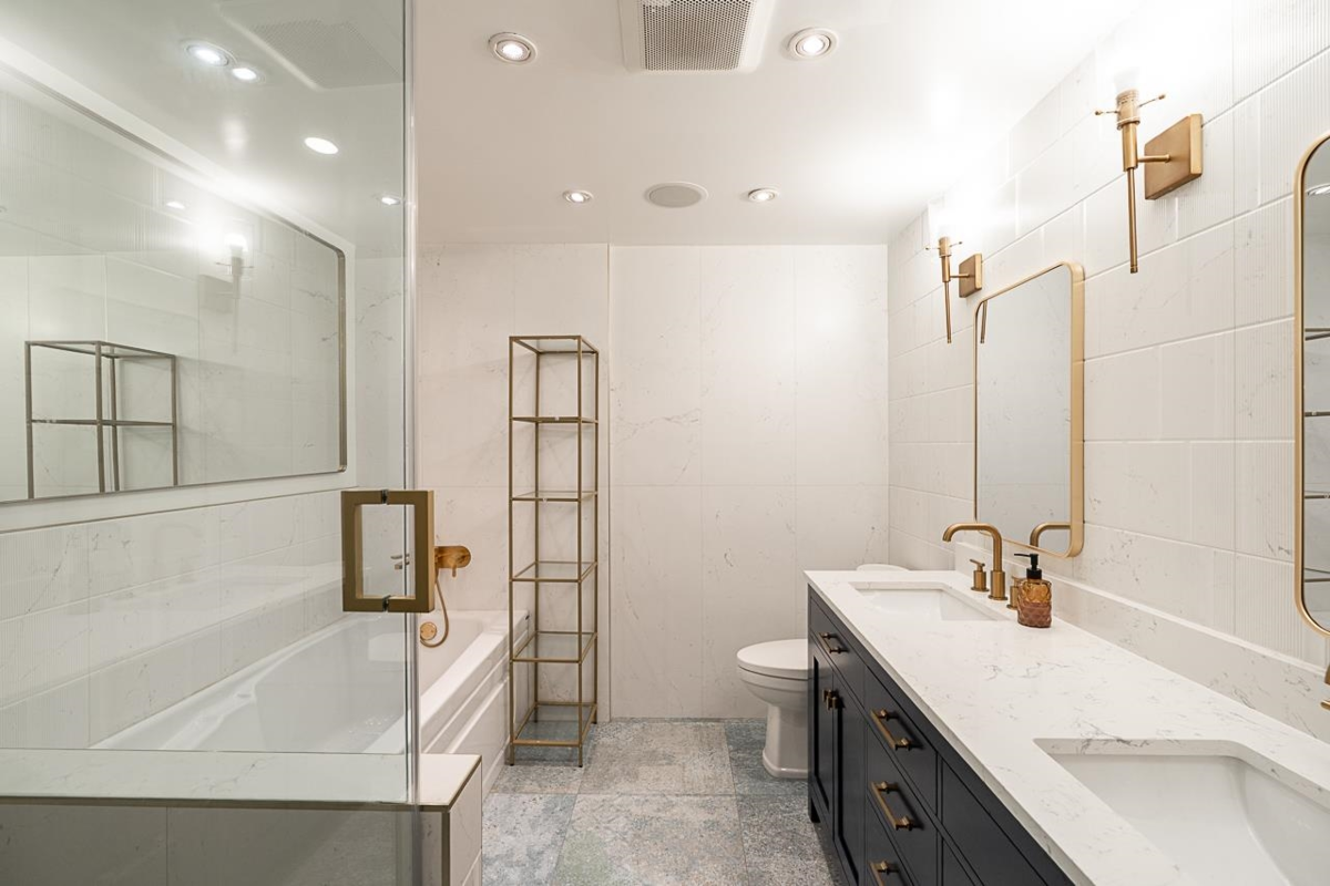 Backyard Photo of 1 1055 Wolfe Avenue, Vancouver, BC