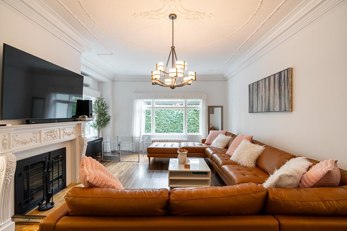 Family Room Photo of 1 1055 Wolfe Avenue, Vancouver, BC