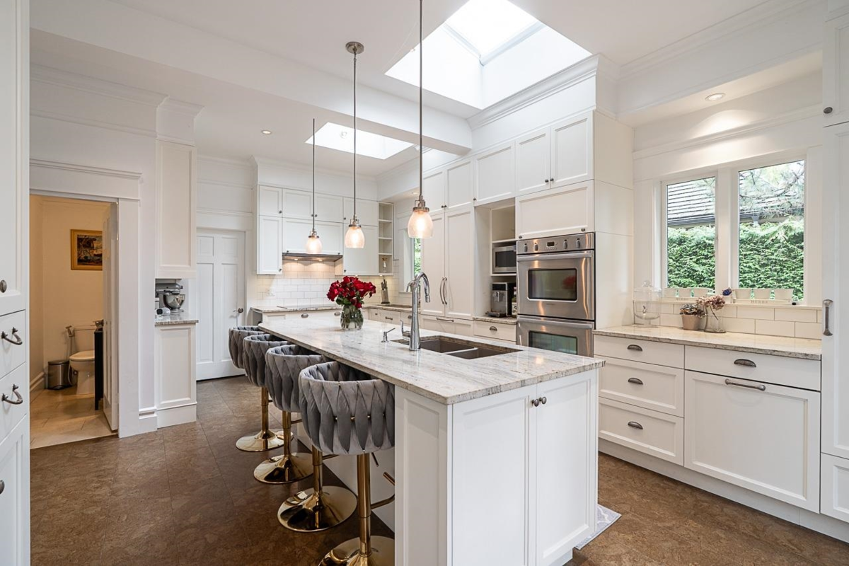 Kitchen Photo of 1 1055 Wolfe Avenue, Vancouver, BC