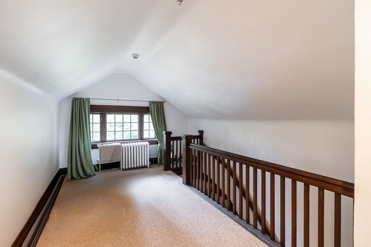 Laundry Room Photo of 1 1055 Wolfe Avenue, Vancouver, BC