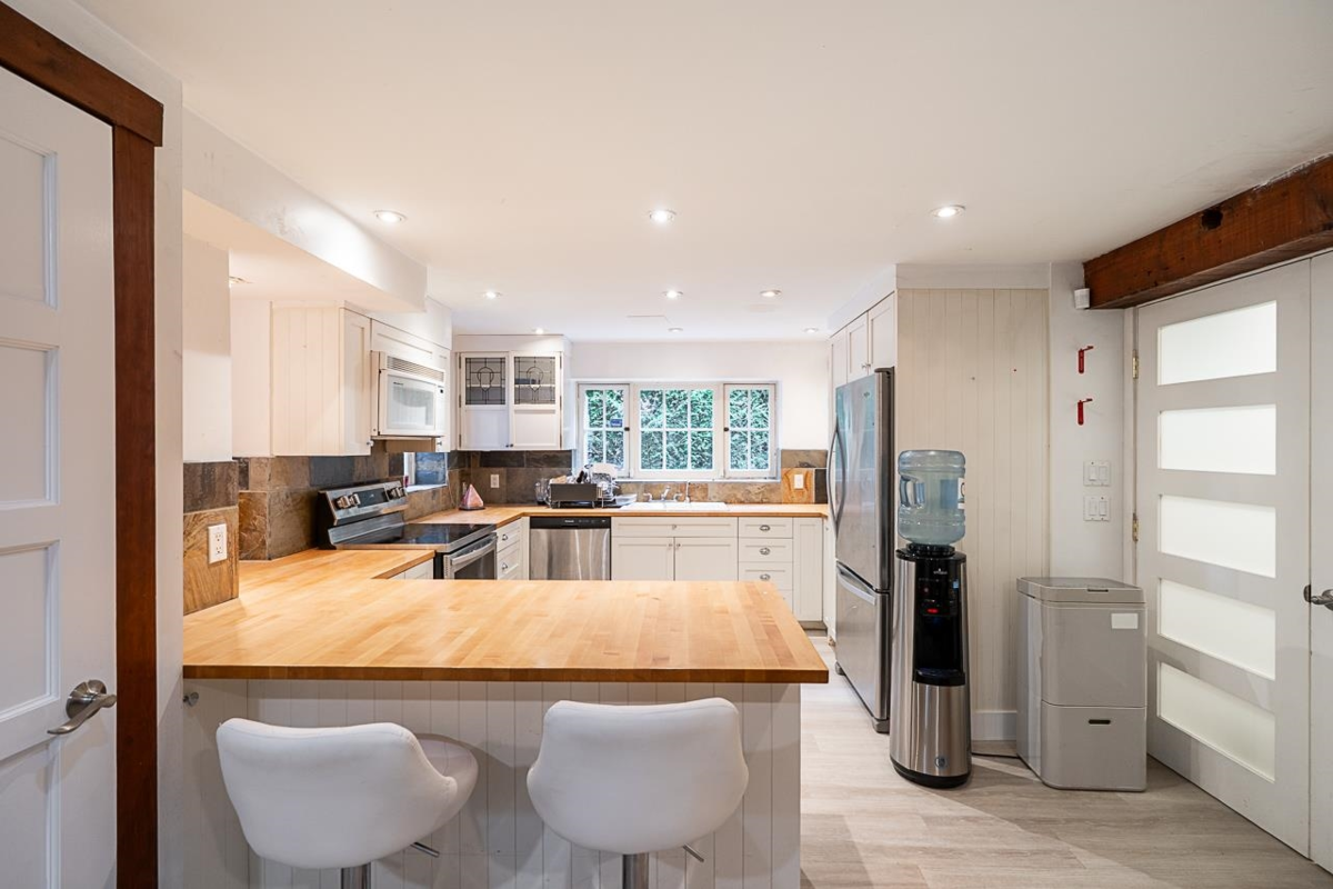 Outdoor Patio Photo of 1 1055 Wolfe Avenue, Vancouver, BC