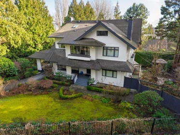 Hot Tub / Spa Photo of 1 1055 Wolfe Avenue, Vancouver, BC