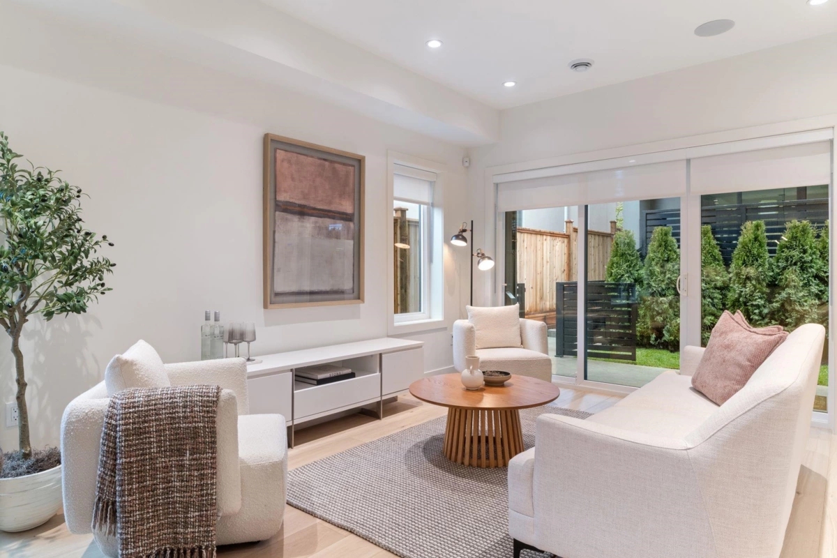 Dining Area Photo of 1 2539 Grant Street, Vancouver, BC