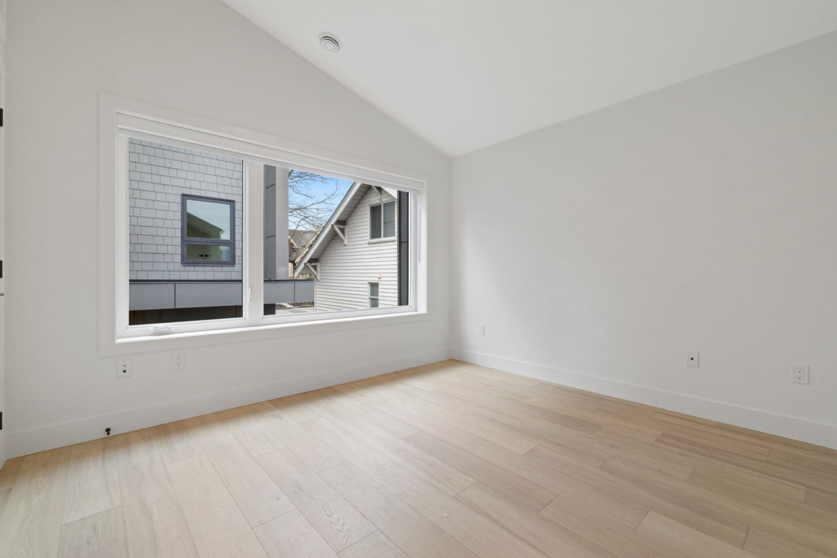 Entry Foyer Photo of 1 2539 Grant Street, Vancouver, BC