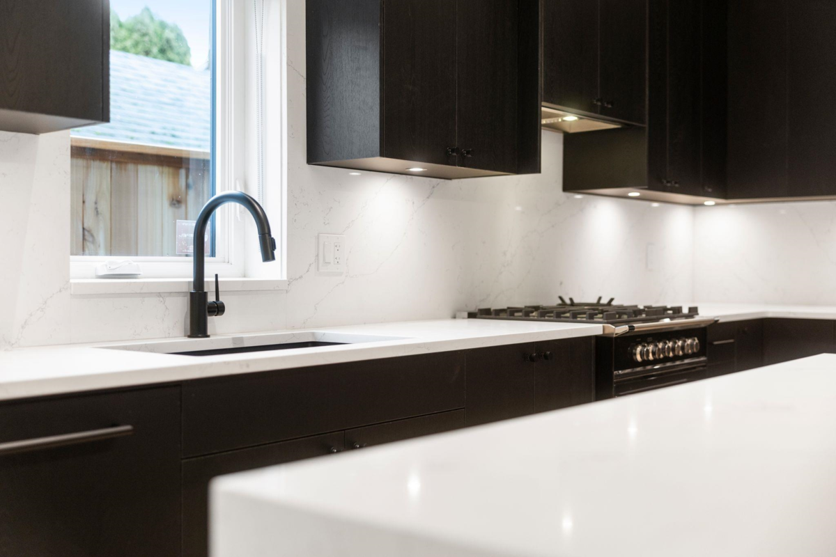 Guest Bathroom Photo of 1 2539 Grant Street, Vancouver, BC