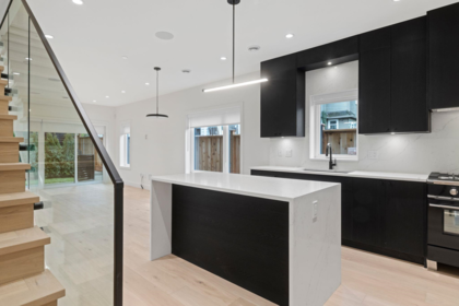 Kitchen Island Photo of 1 2539 Grant Street, Vancouver, BC