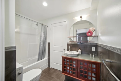 Laundry Room Photo of 8600 Fairway Road, Richmond, BC