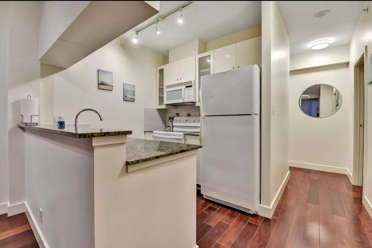 Breakfast Nook Photo of 401 1238 Burrard Street, Vancouver, BC