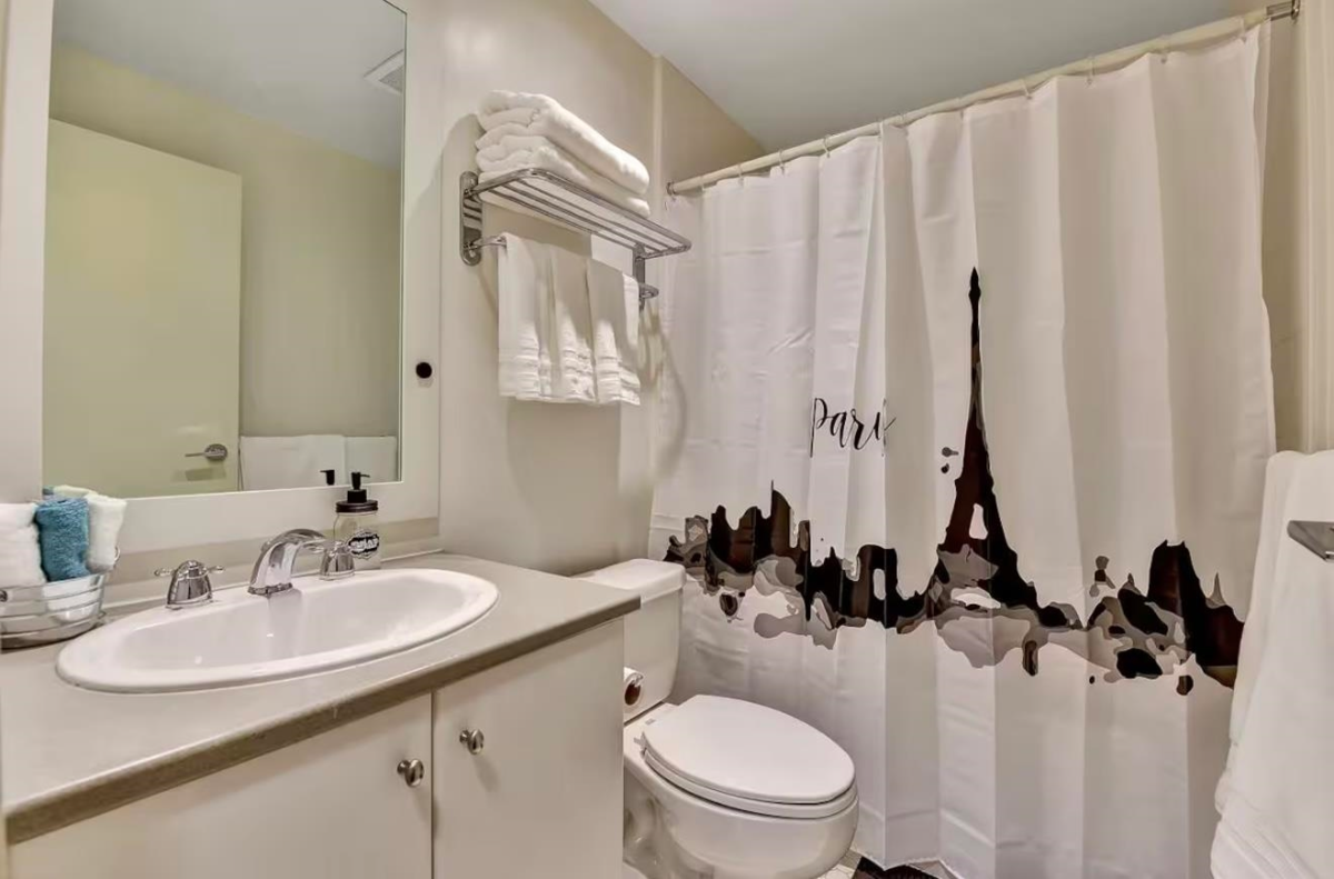 Walk-In Closet Photo of 401 1238 Burrard Street, Vancouver, BC